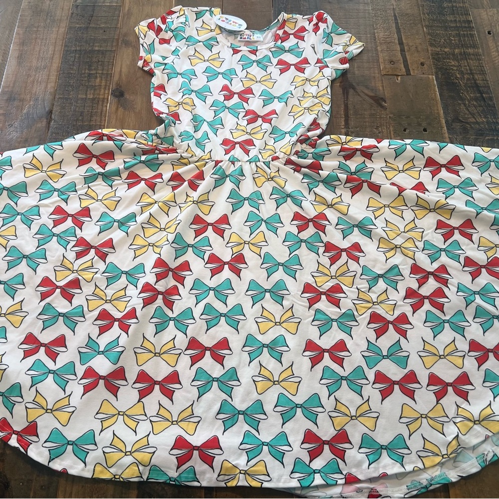 Dot Dot Smile size 8/10 girls bows Cap sleeve twirl dress New